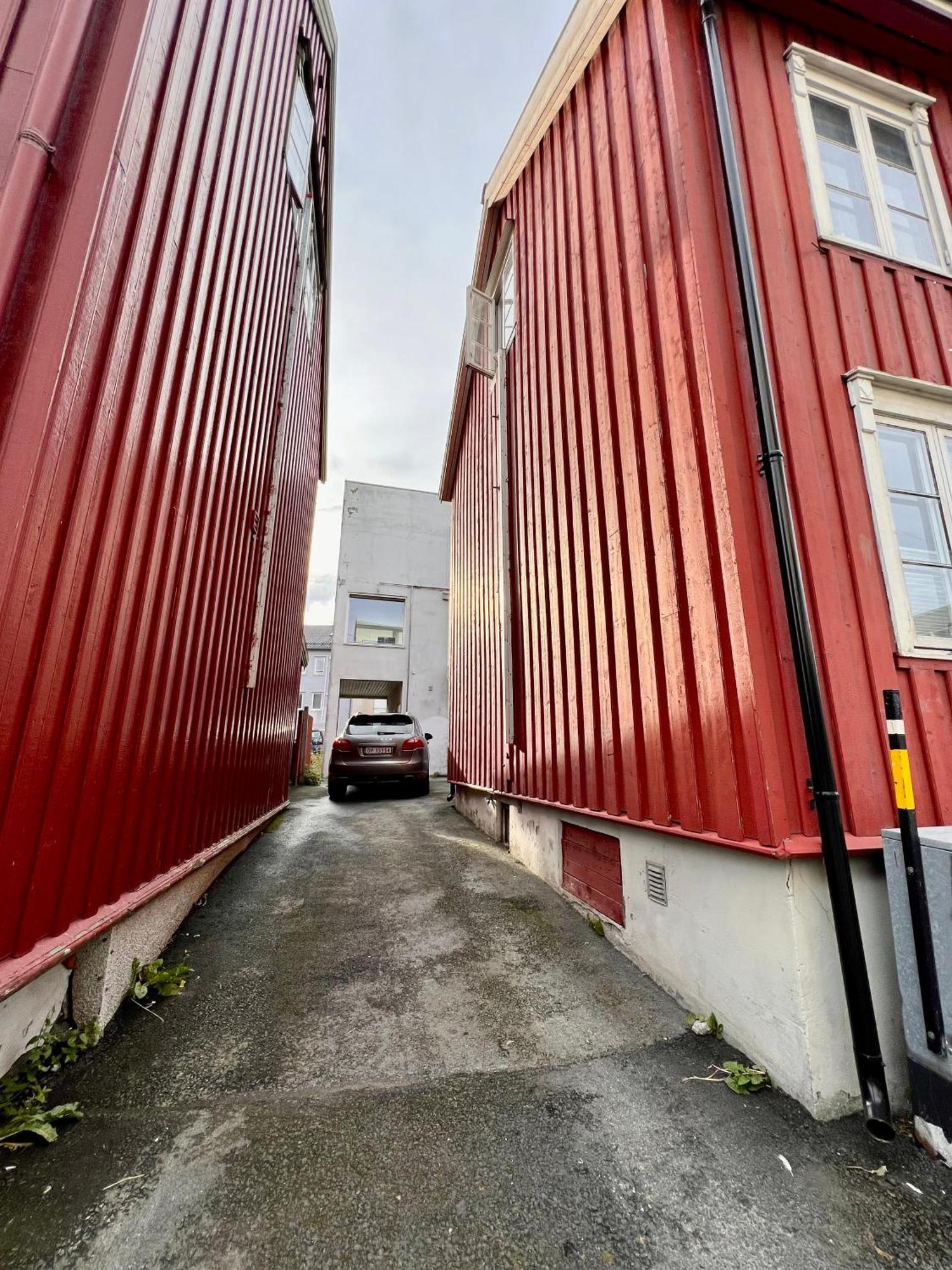 Arctic Homes - Red Polar House Тромсе Екстер'єр фото